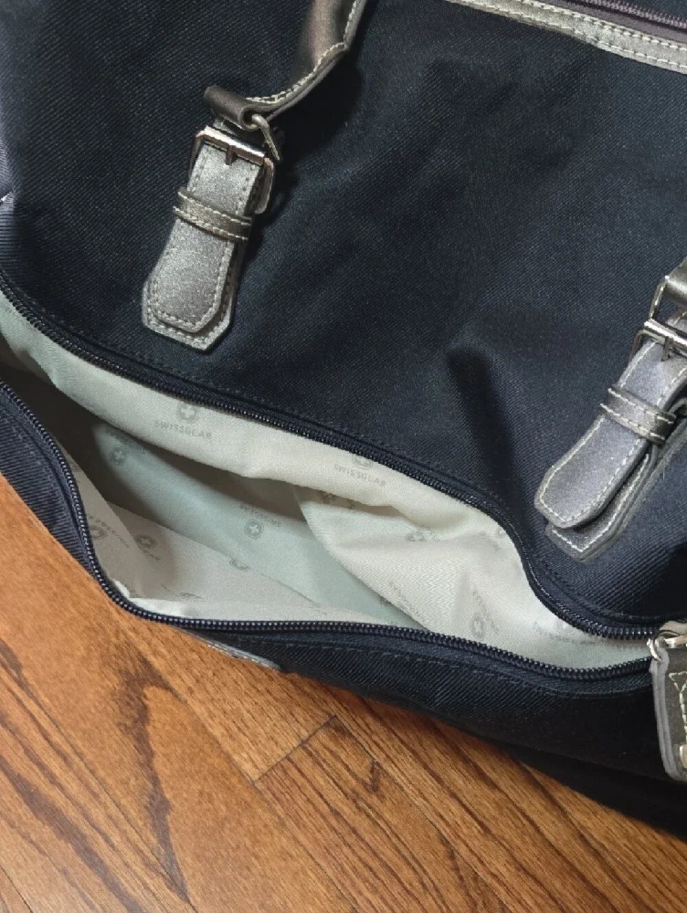 Swiss Gear Tough Canvas Black Gray Metallic Trim Travel Rolling Duffel Bag